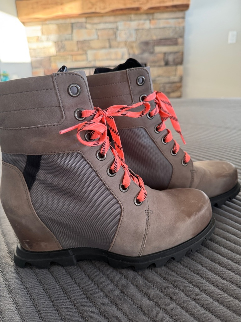 Sorel Joan of Arc wedge winter boot size 10 - Picture 3 of 5